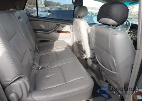 2004 Toyota Sequoia Limited V8 z USA, uszkodzony, nr VIN 5TDBT48A04S228152